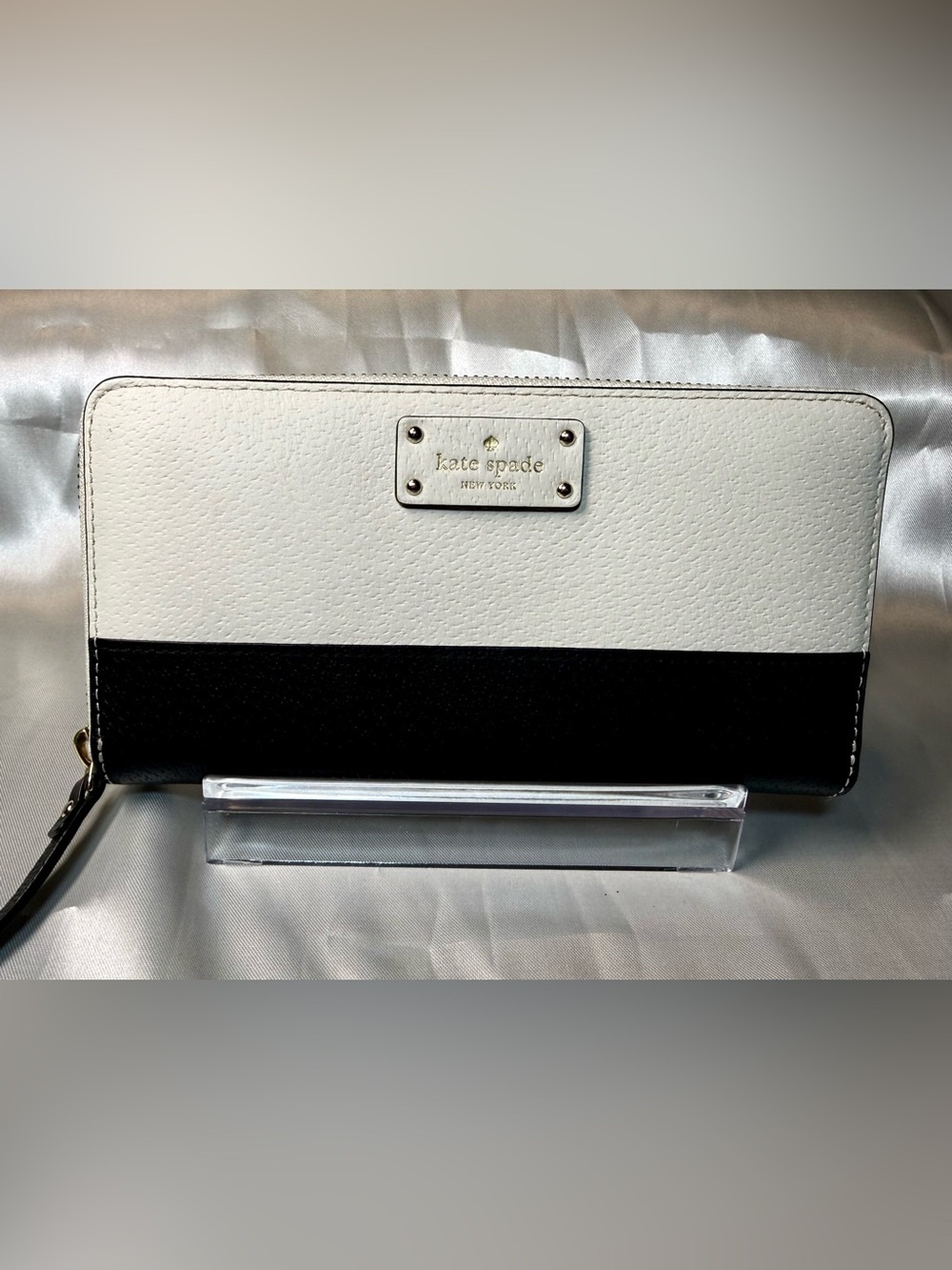 kate spade Two-Tone White and Black Zip Wallet